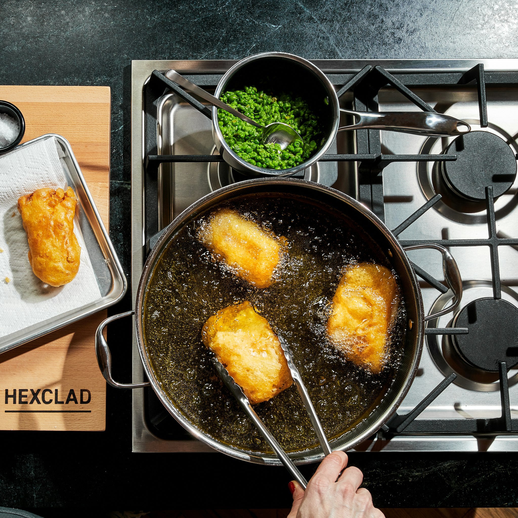 Hybrid Deep Sauté Pan/Chicken Fryer with Lid, 7-Qt 6 Hybrid Deep Sauté Pan/Chicken Fryer with Lid, 7-Qt