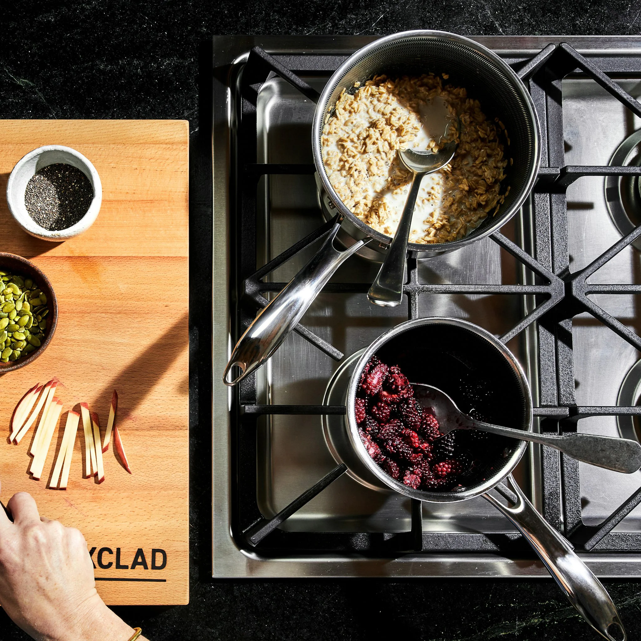 Hybrid Saucepan with Lid, 1-Qt