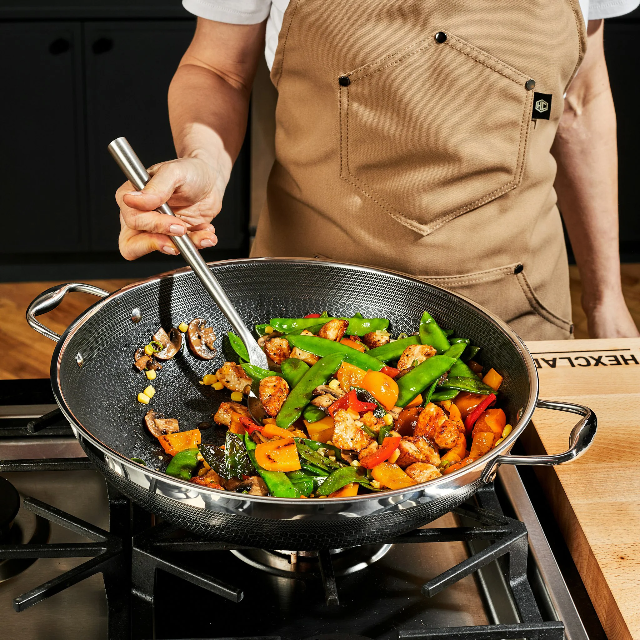 Hybrid Wok with Lid, 14" 8 Hybrid Wok with Lid, 14"